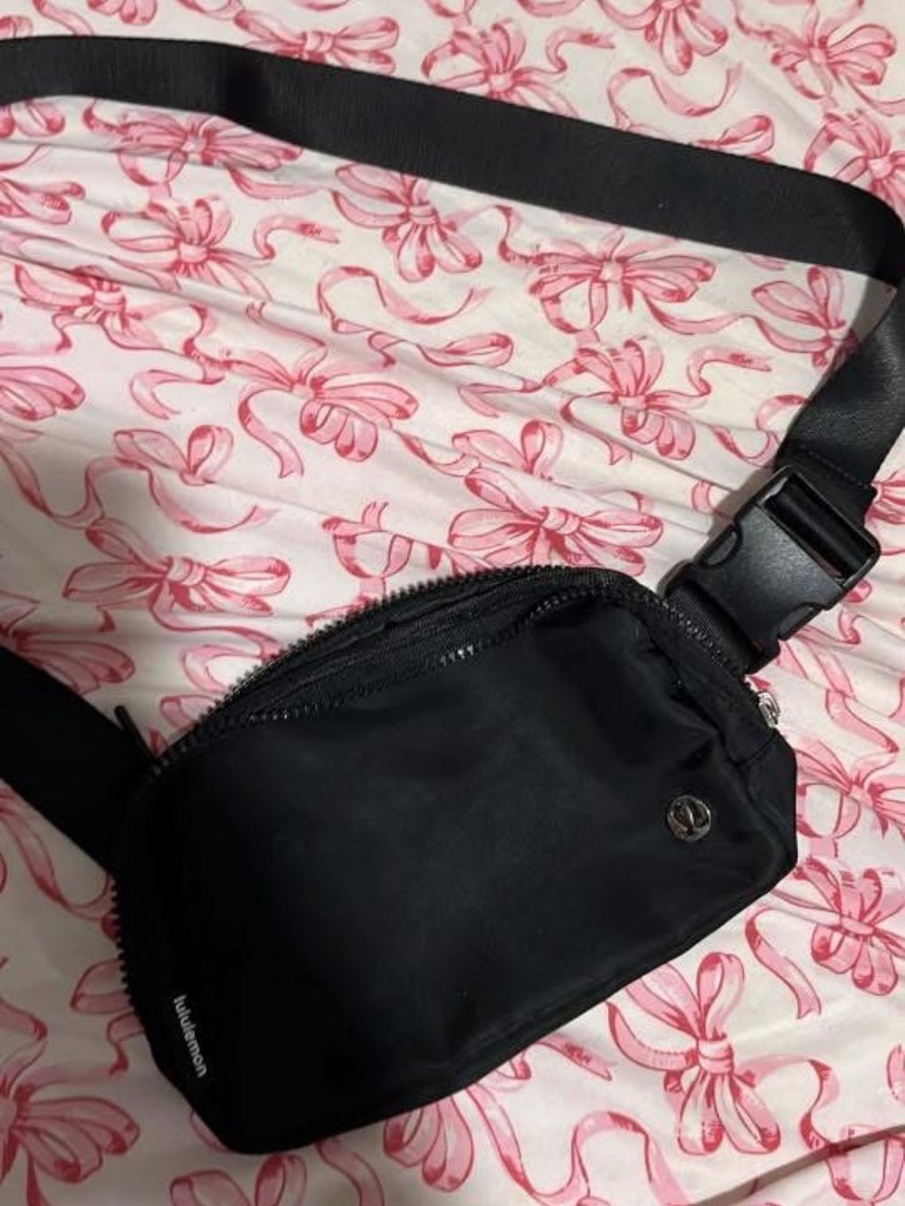 lululemon athletica Black Crossbody Belt Bag with Adjustable Strap